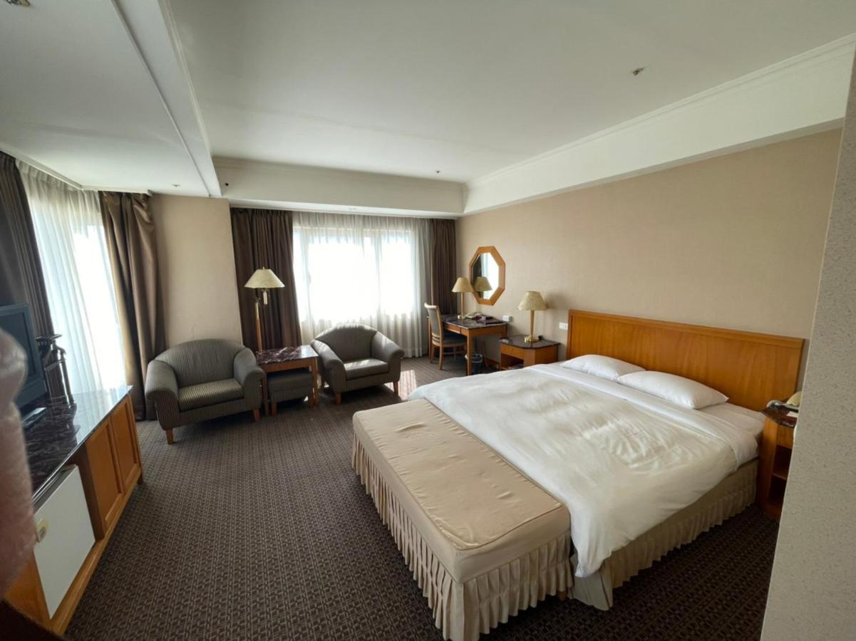 Chuto Plaza Hotel Taoyuan Extérieur photo